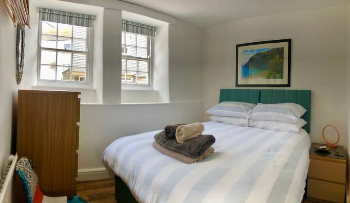 Deuxième chambre - Cette chambre peut être aménagée pour profiter d'un lit king size ou de deux lits simples selon vos besoins.