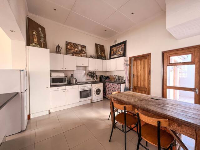 Bo Kaap: 5 Bedroom Heritage Home gallery image 4