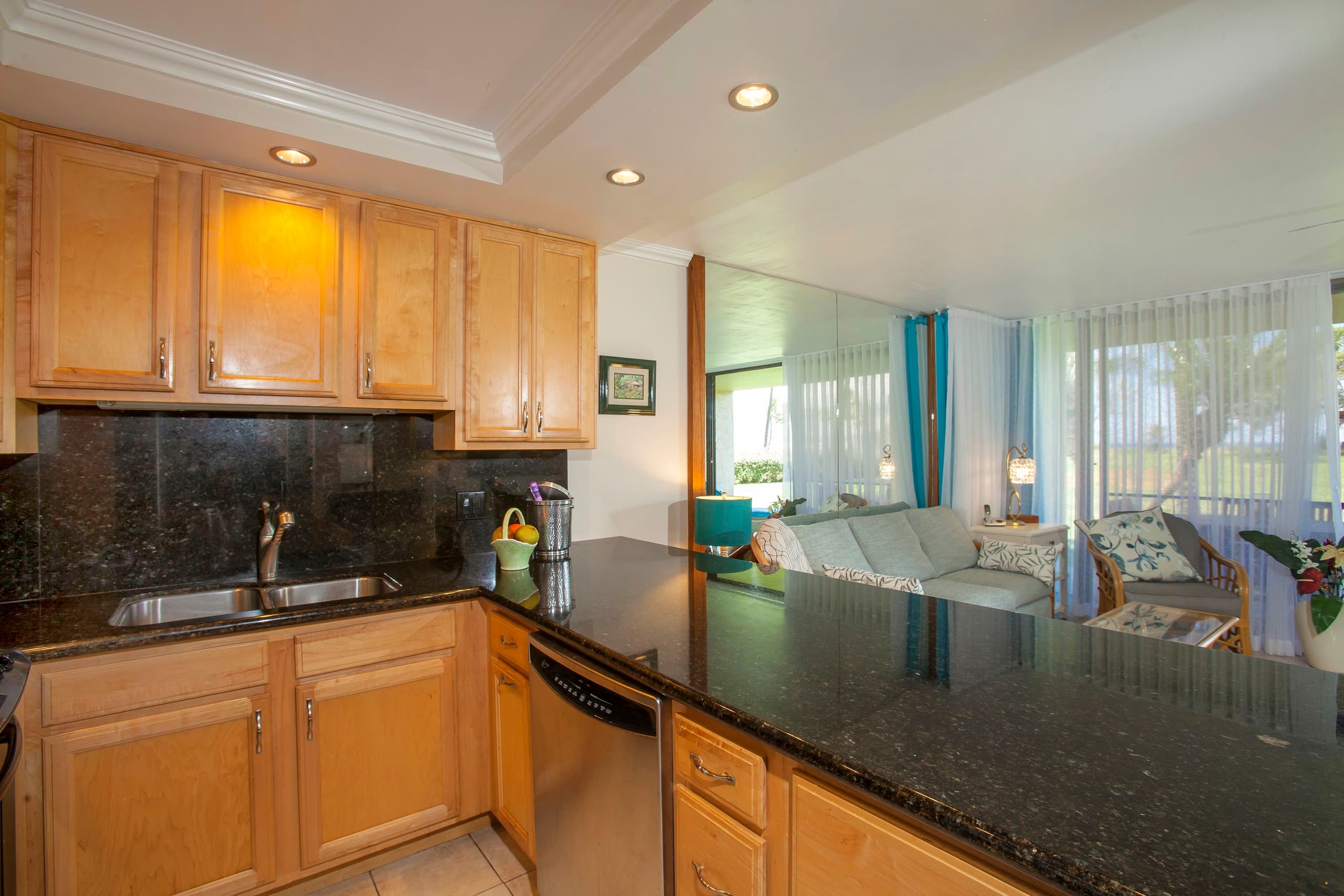 Ocean beachfront Luana Kai A103 updatedcondo Maui - Image 7