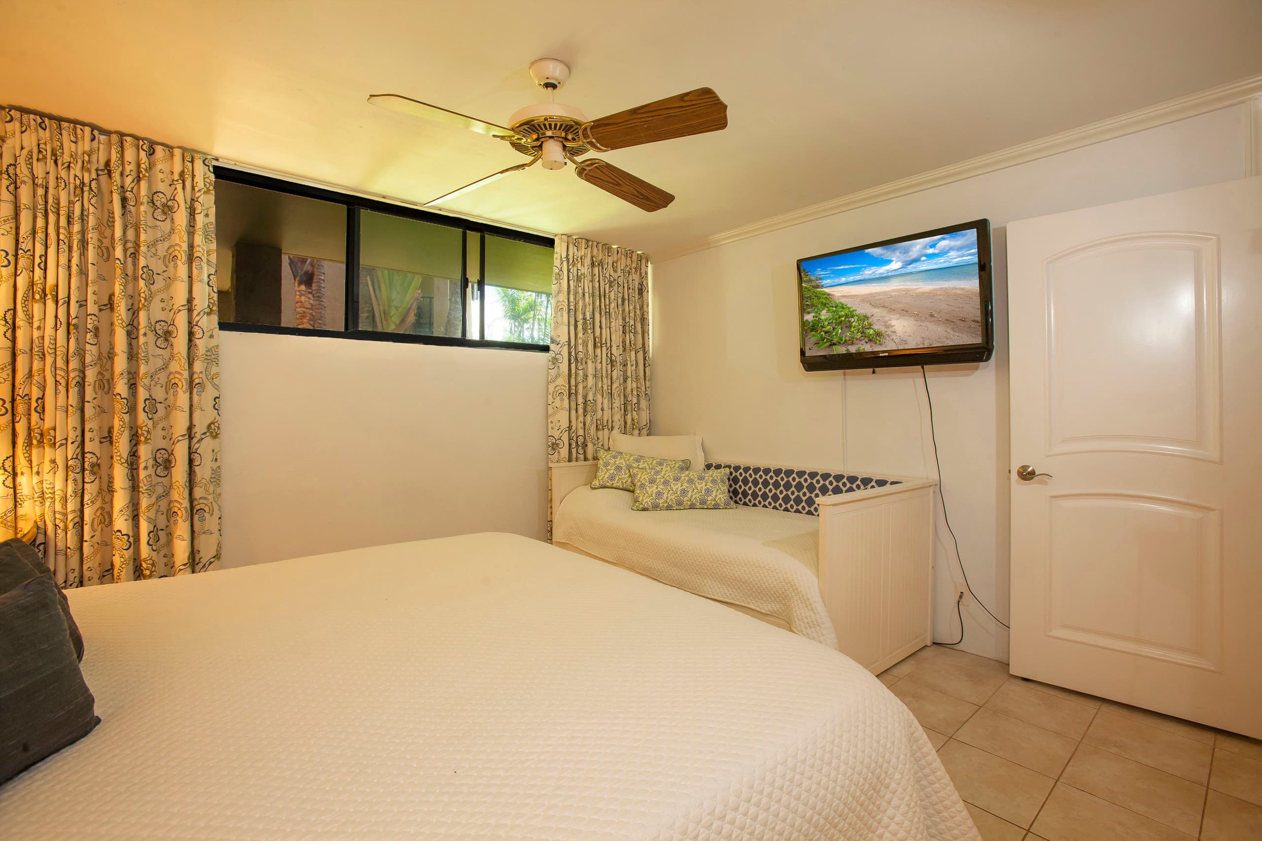 Ocean beachfront Luana Kai A103 updatedcondo Maui - Image 11