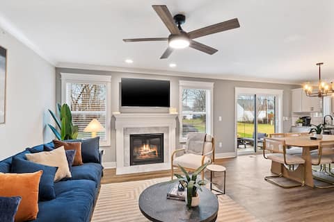 4mins DT | Hot tub+ Fire Pit | Game Room