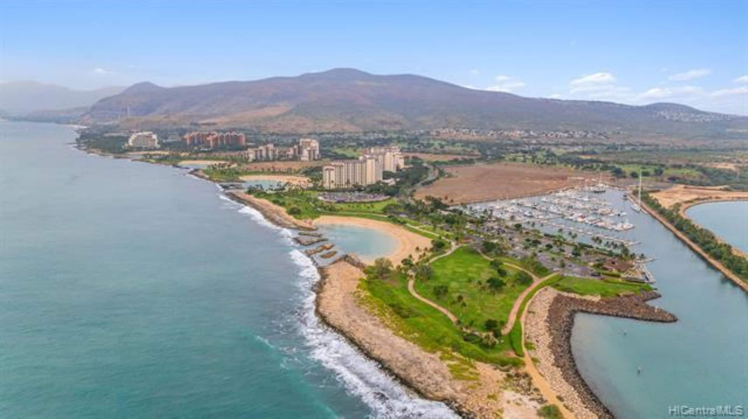Condo in Kapolei · ★4.95 · 2 bedrooms · 5 beds · 2 private baths - Image 35