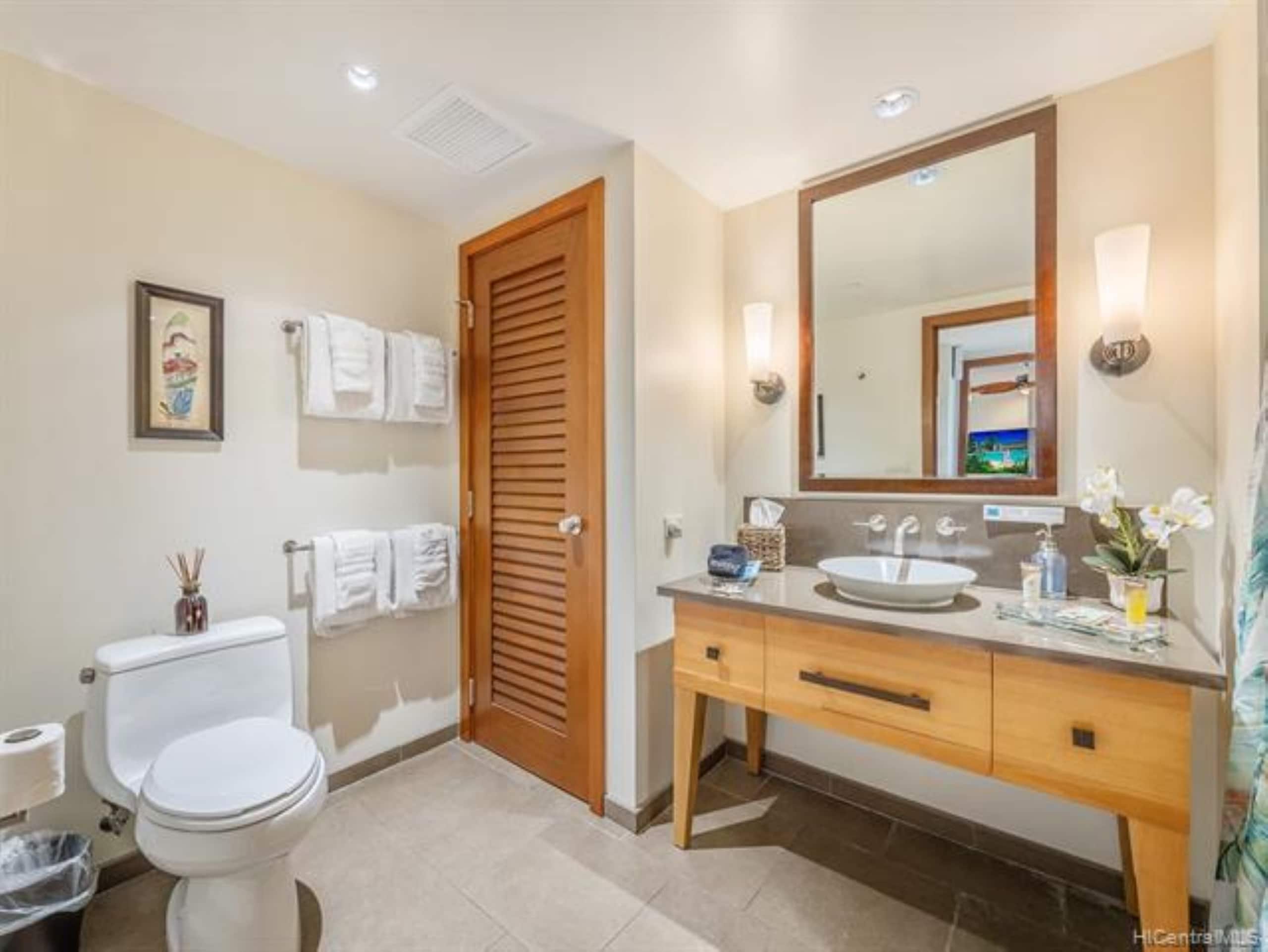 Condo in Kapolei · ★4.95 · 2 bedrooms · 5 beds · 2 private baths - Image 8