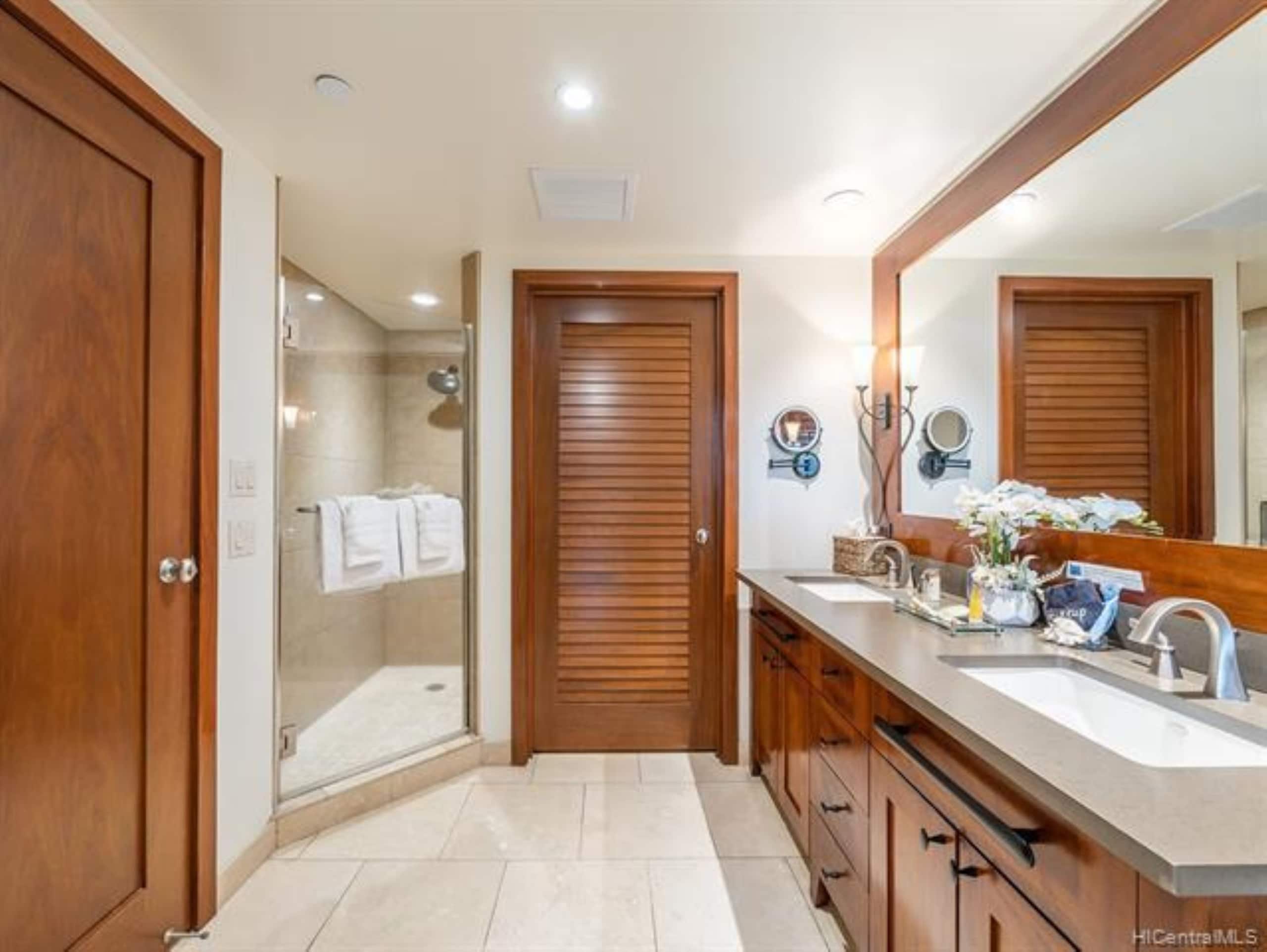Condo in Kapolei · ★4.95 · 2 bedrooms · 5 beds · 2 private baths - Image 5