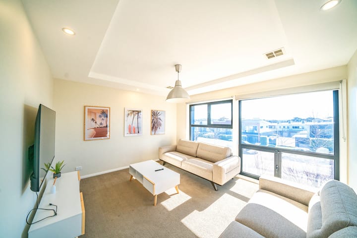 4 Br Modern Stylish House In Lawson - Canberra
