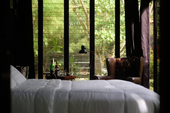 Grid Glass House: Indoor-outdoor Living - Alfonso