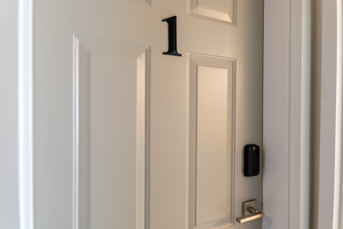 Chumba cha 1 kiko kwenye ghorofa ya pili. 