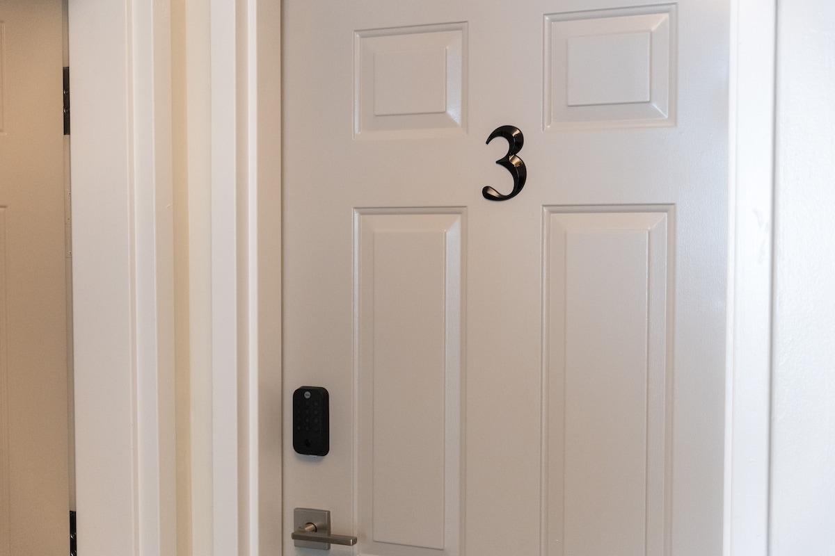 Karibu kwenye chumba #3, kwenye ghorofa ya pili. 