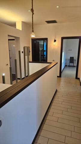 AK Homes – Entire House, close to the airport gallery image 5