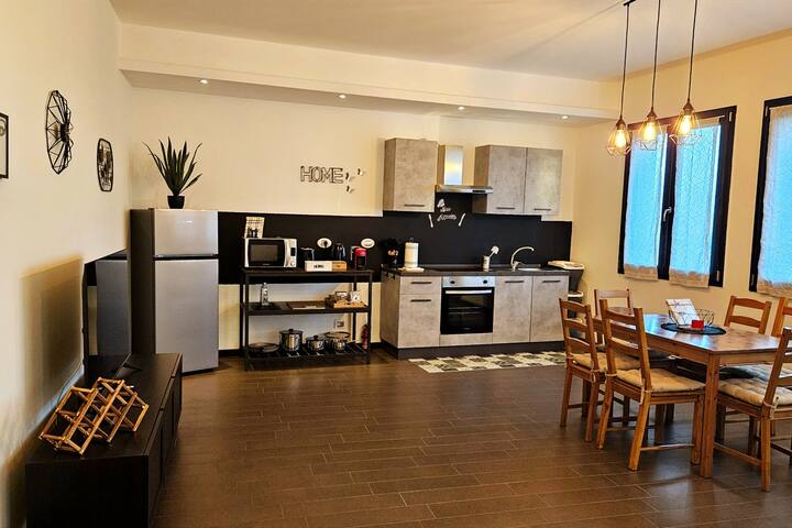 AK Homes – Entire House, close to the airport gallery image 2