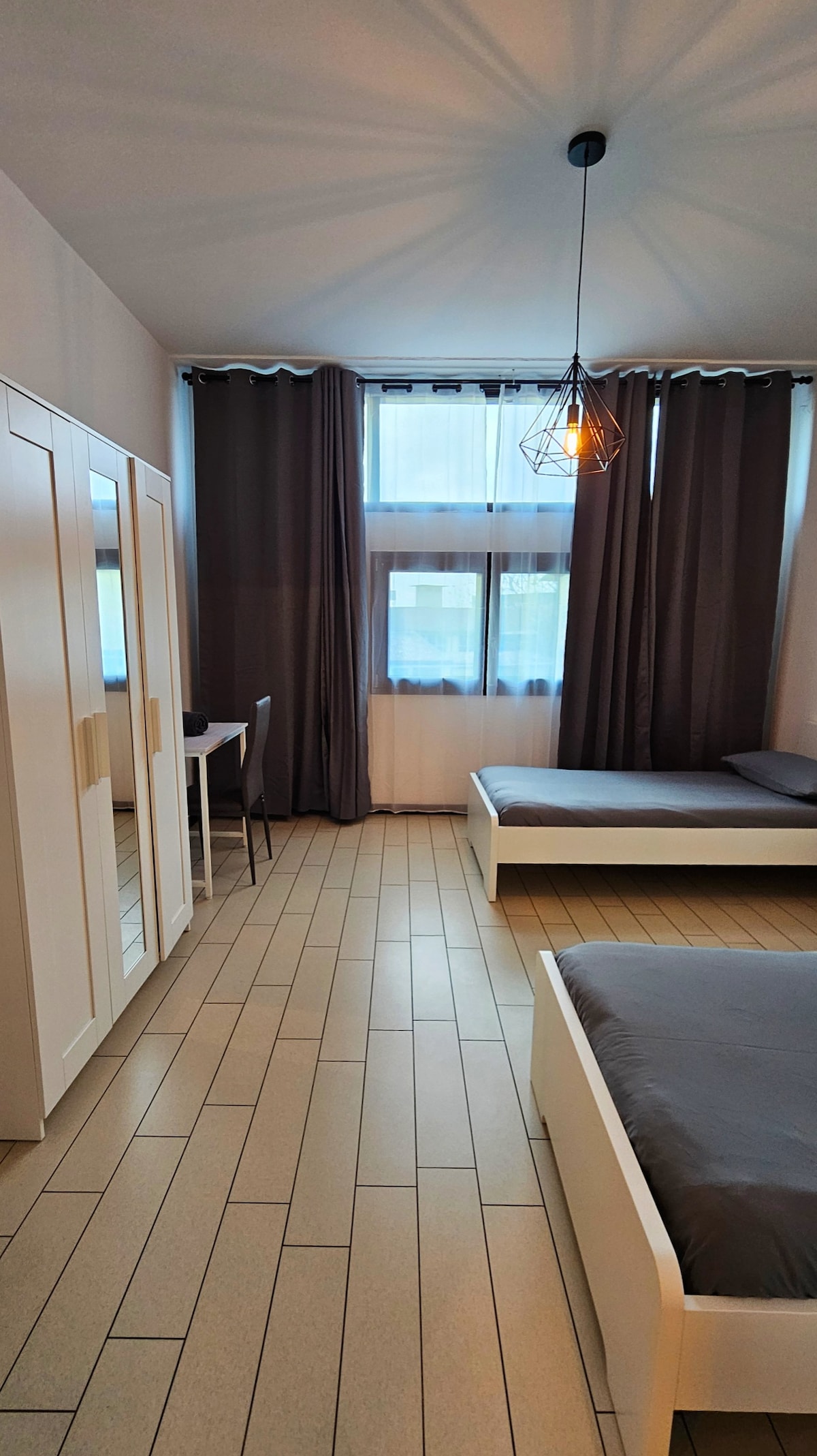 מיטות יחיד עם חדר שינה זוגי 