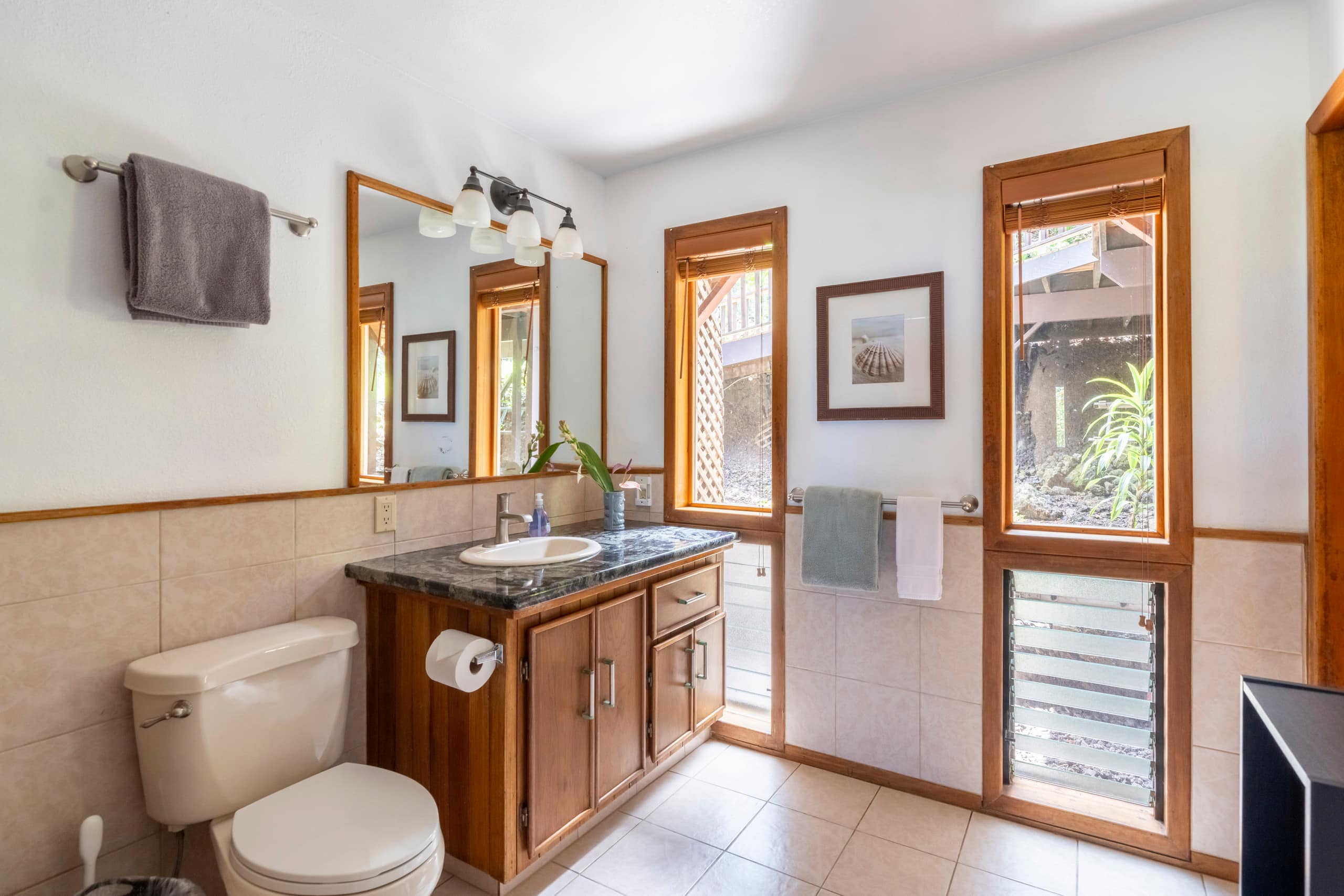 Home in Kailua-Kona · ★4.88 · 5 bedrooms · 15 beds · 4.5 private baths - Image 71