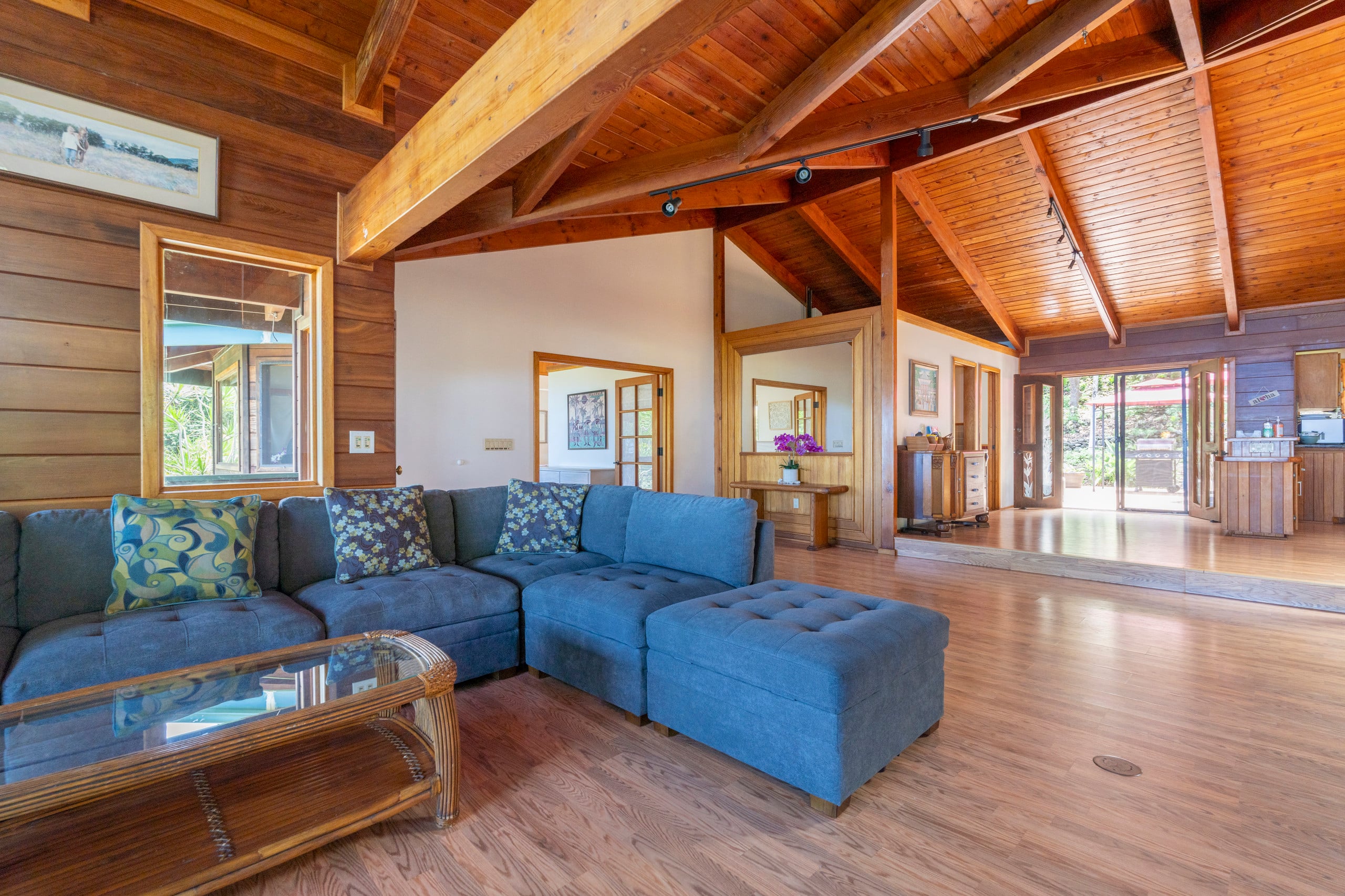 Home in Kailua-Kona · ★4.88 · 5 bedrooms · 15 beds · 4.5 private baths - Image 11
