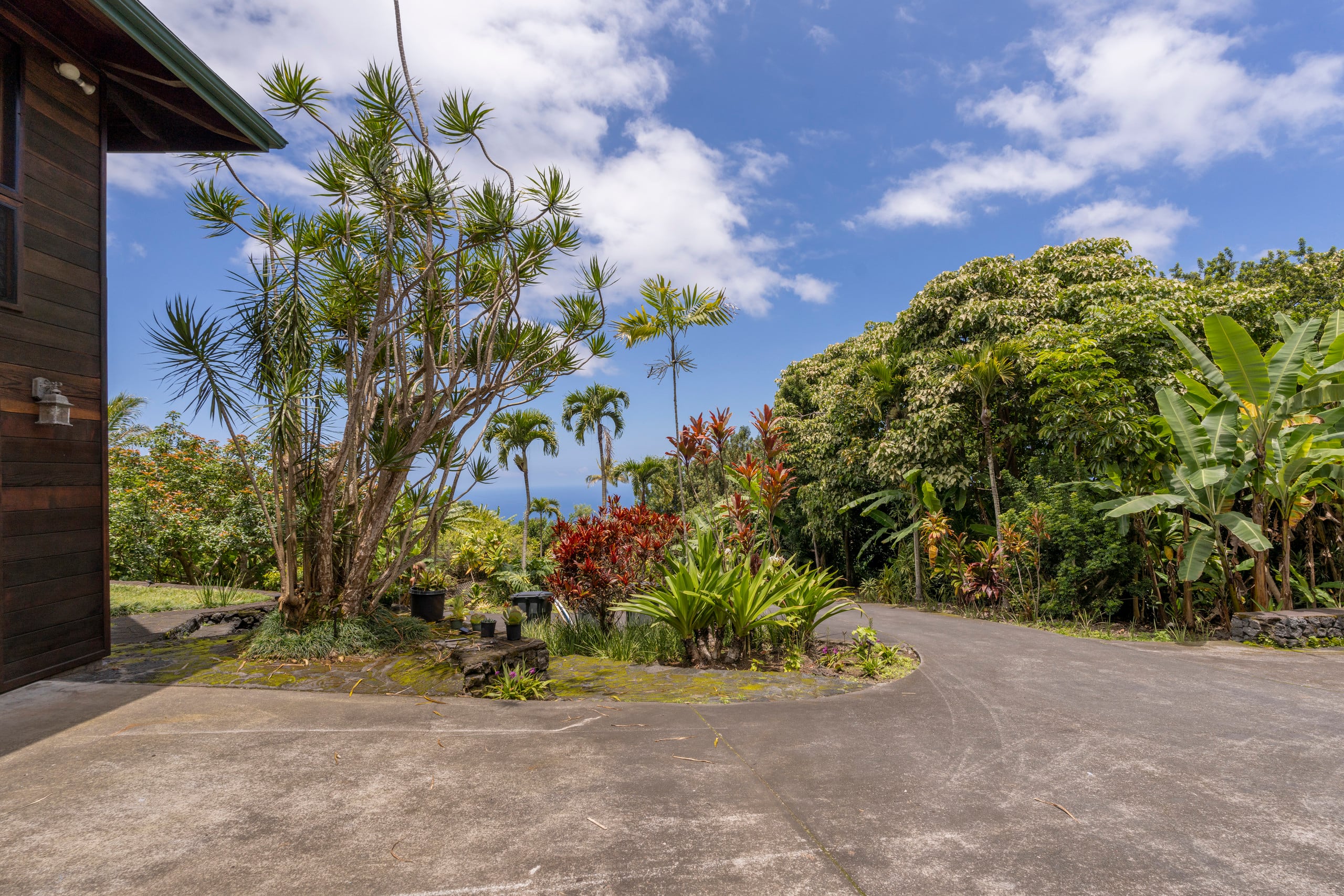 Home in Kailua-Kona · ★4.88 · 5 bedrooms · 15 beds · 4.5 private baths - Image 80
