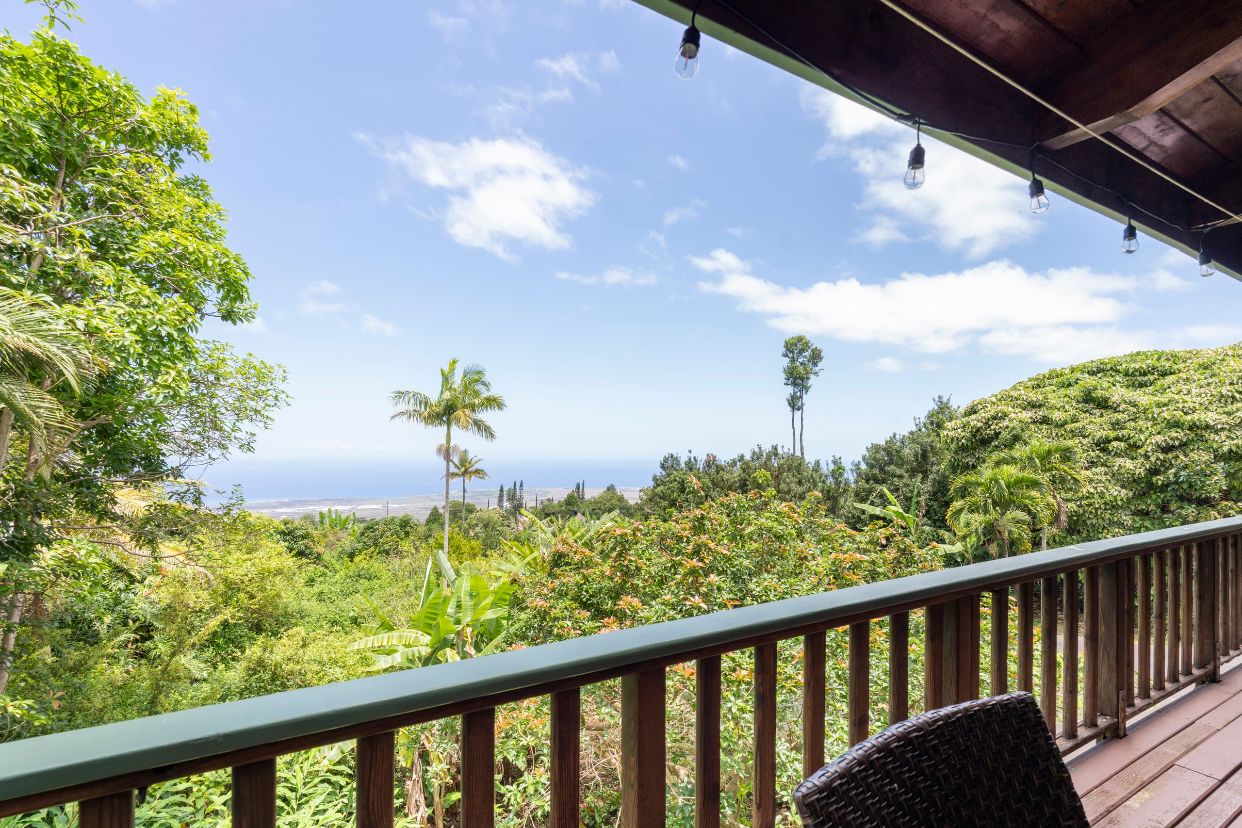 Home in Kailua-Kona · ★4.88 · 5 bedrooms · 15 beds · 4.5 private baths - Image 31