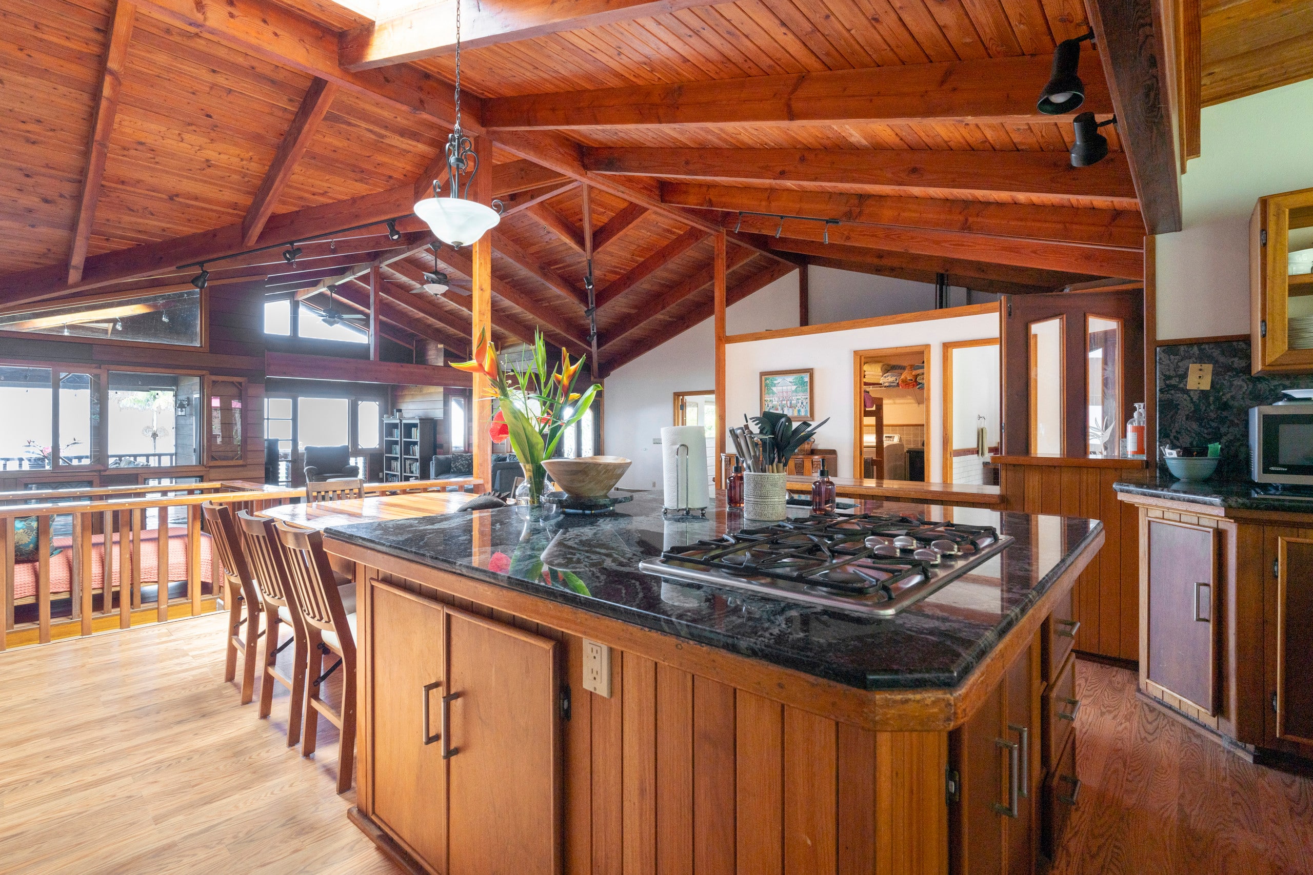 Home in Kailua-Kona · ★4.88 · 5 bedrooms · 15 beds · 4.5 private baths - Image 18