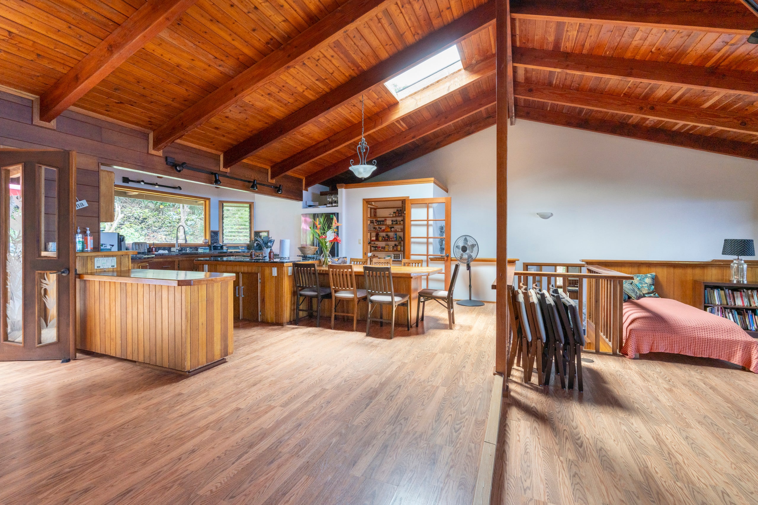 Home in Kailua-Kona · ★4.88 · 5 bedrooms · 15 beds · 4.5 private baths - Image 22
