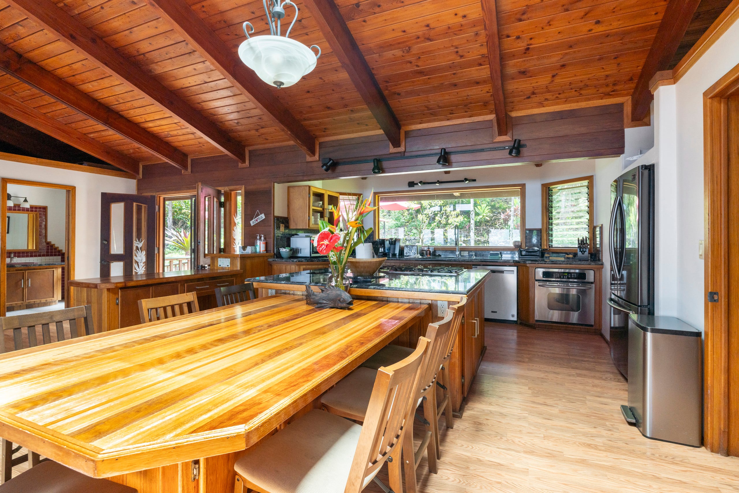 Home in Kailua-Kona · ★4.88 · 5 bedrooms · 15 beds · 4.5 private baths - Image 19