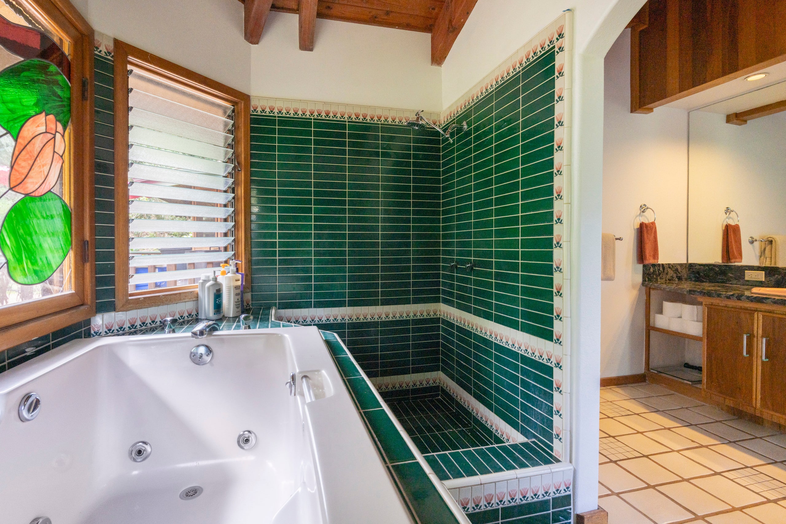 Home in Kailua-Kona · ★4.88 · 5 bedrooms · 15 beds · 4.5 private baths - Image 63
