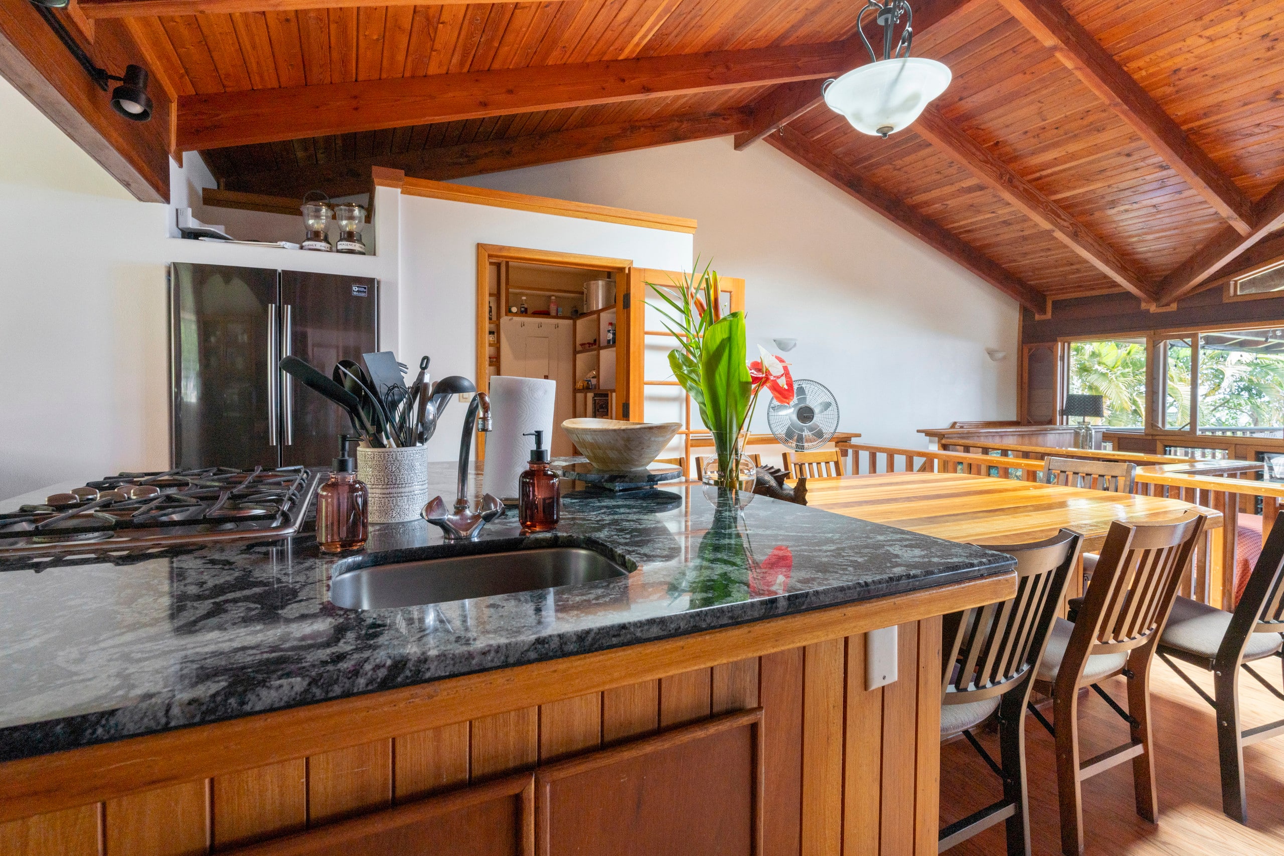 Home in Kailua-Kona · ★4.88 · 5 bedrooms · 15 beds · 4.5 private baths - Image 15