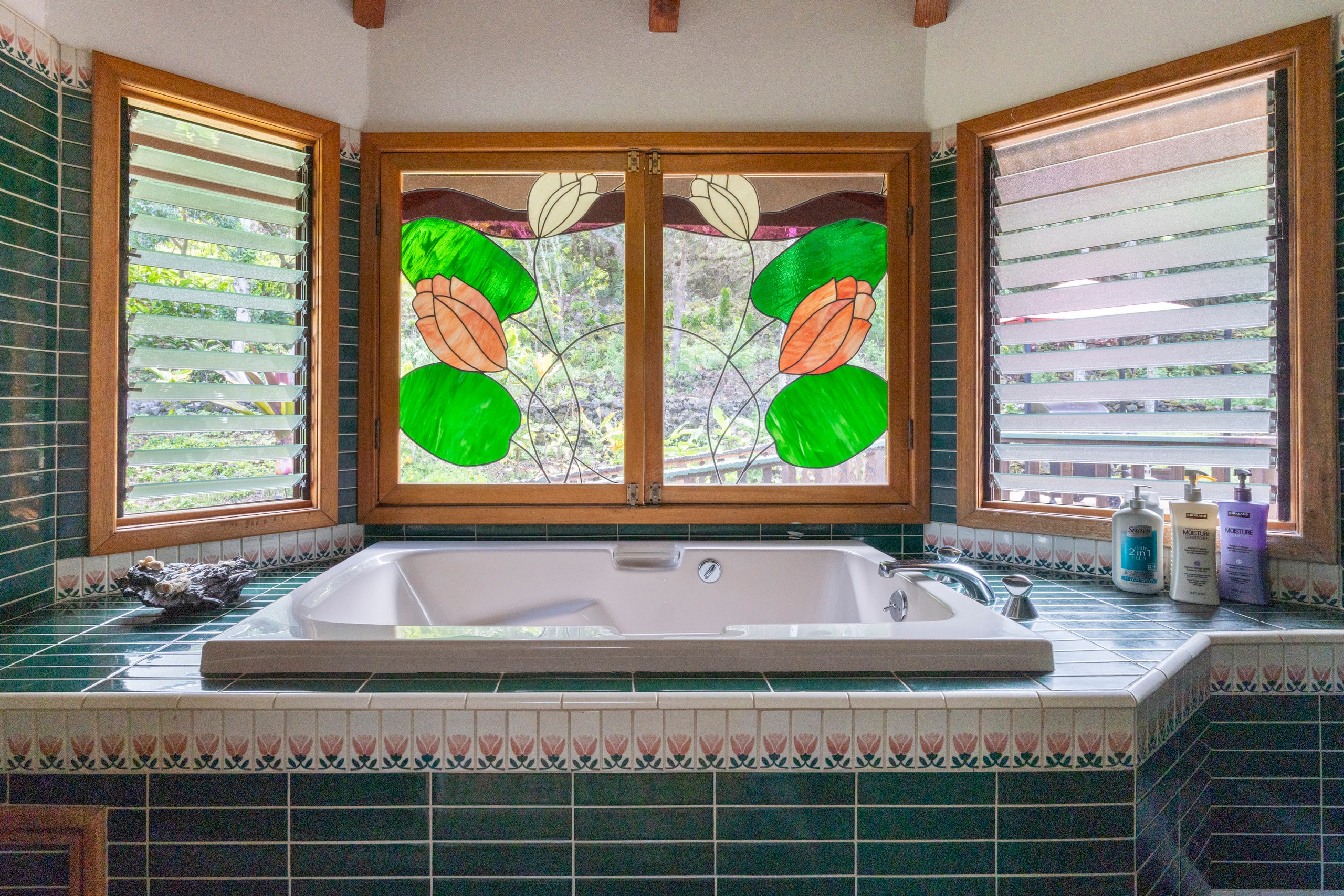Home in Kailua-Kona · ★4.88 · 5 bedrooms · 15 beds · 4.5 private baths - Image 62