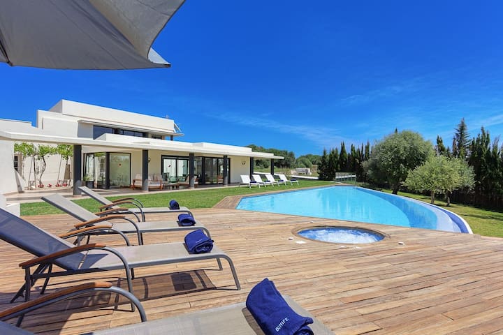 Binife – Villa exclusiva con piscina climatizada