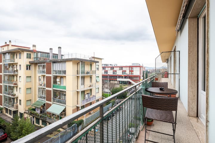 [Stadium] Terrace, 6 Guests, Wifi, A/C