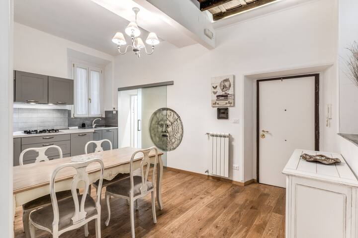 Cozy Apt Scanderbeg 100m from Trevi Fountain gallery image 2