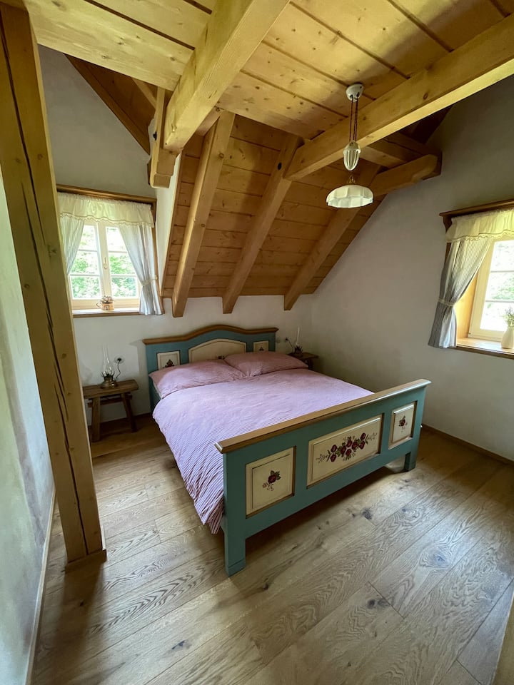 Стая № 3 ( едно двойно легло + 2 единични легла на първия етаж)