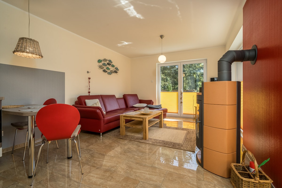Popular Airbnb listing: Cameroon vacation home for 2 people in Waren (Müritz)