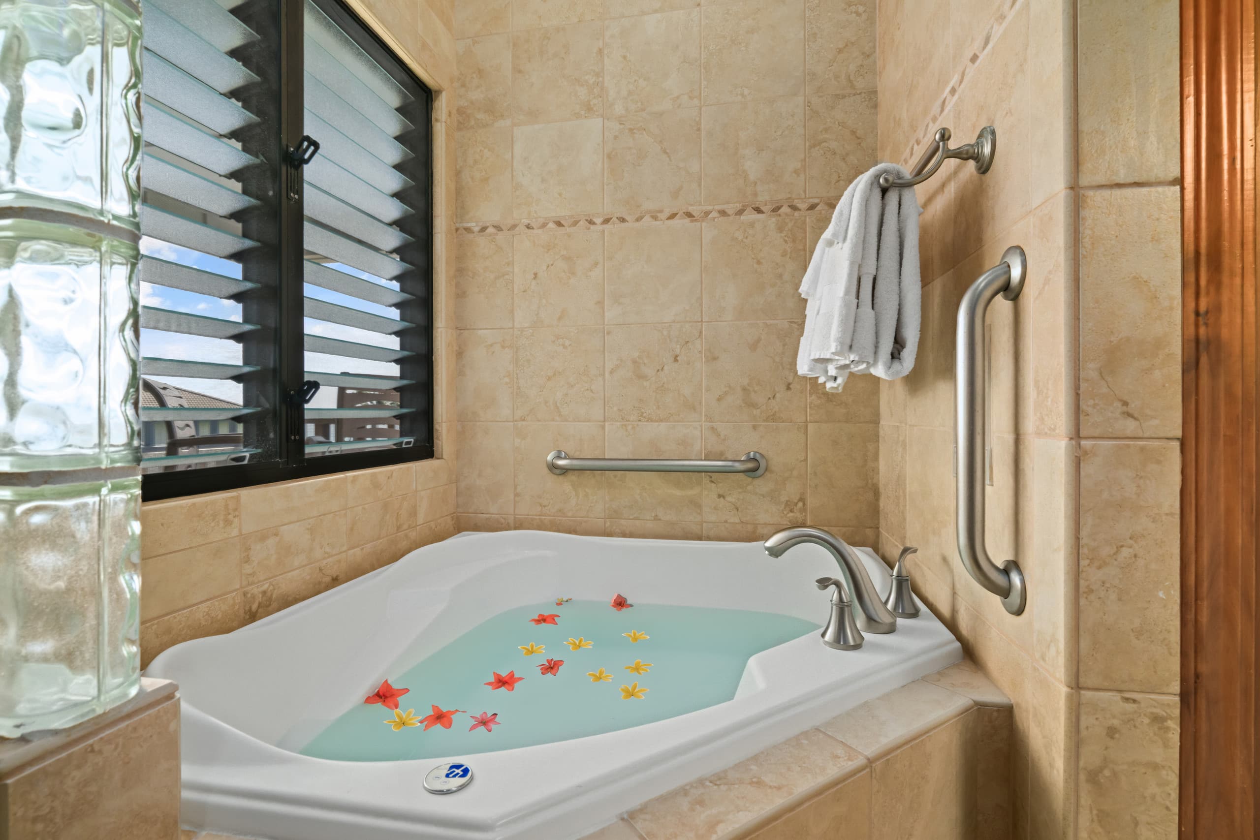 Oceanview Steps to Beach AC Poipu Sands 326 - Photo 15