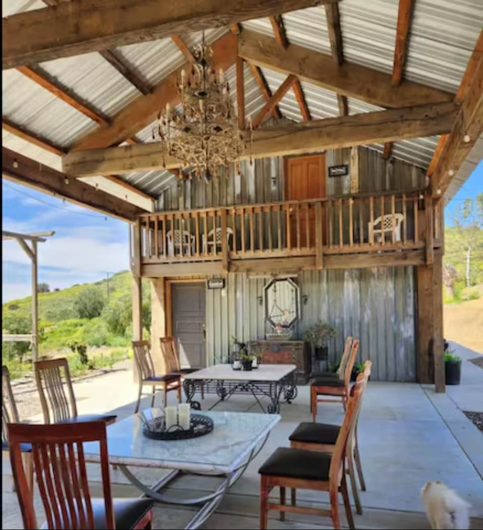 Nueva litera rústica en Wicked Snakes Winery Casas de huéspedes en