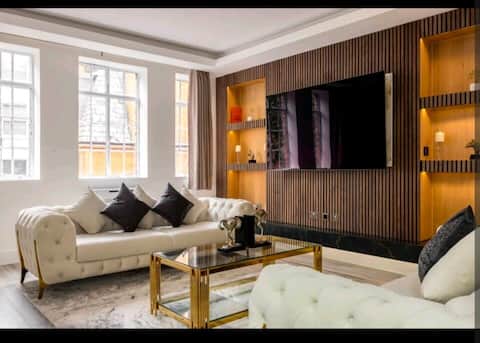 4 Bed 3.5 Bath Knightsbridge