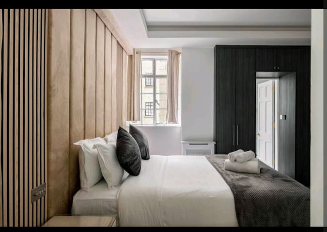 Luxury 4 Bed Knightsbridge gallery image 3