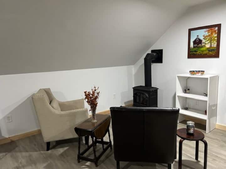 Gorgeous Lake Views! Bright, Airy Studio! - Chichester, NH