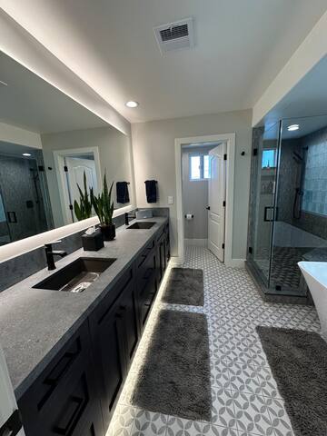 Luxurious Beach Escape gallery image 5