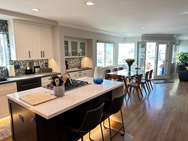 Luxurious Beach Escape gallery image 2