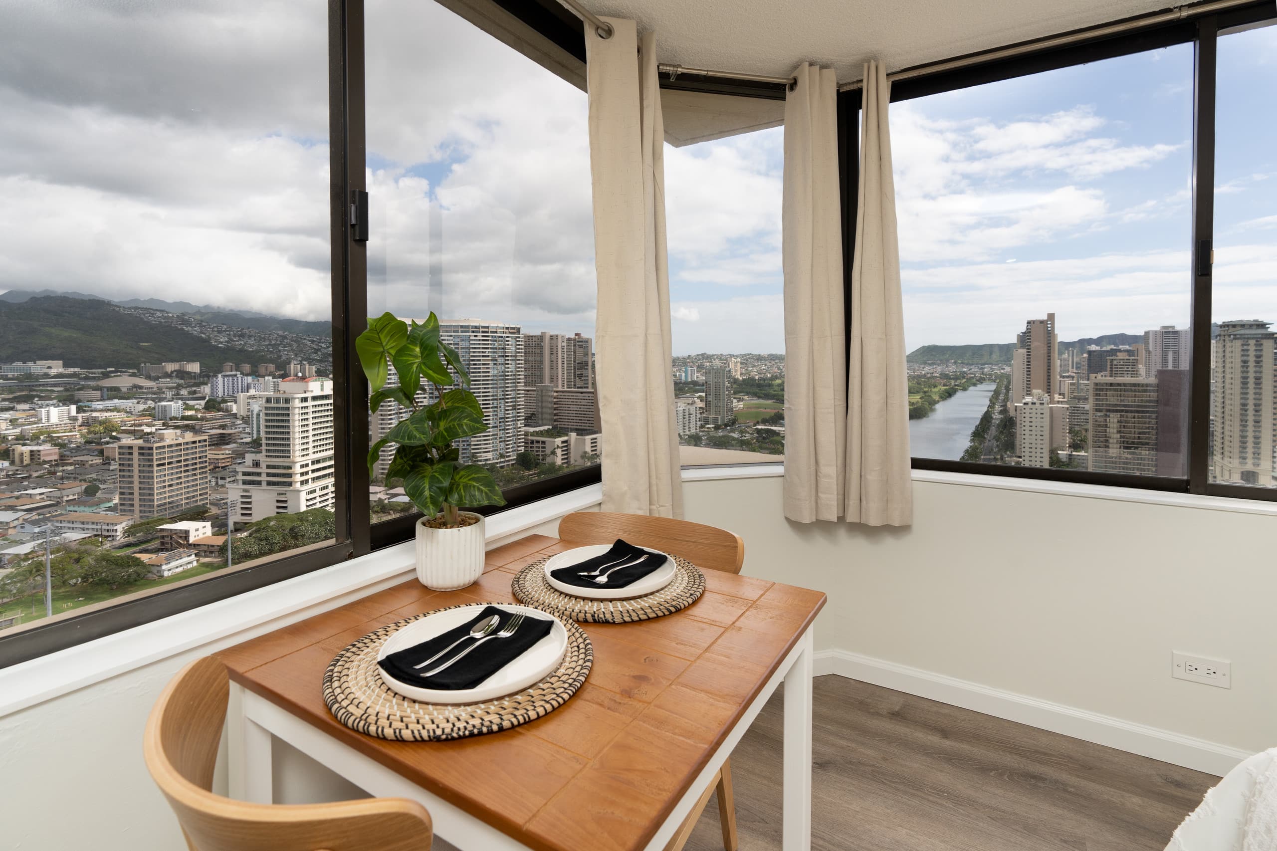 Condo in Honolulu · ★4.75 · 1 bedroom · 1 bed · 1 bath - Image 4
