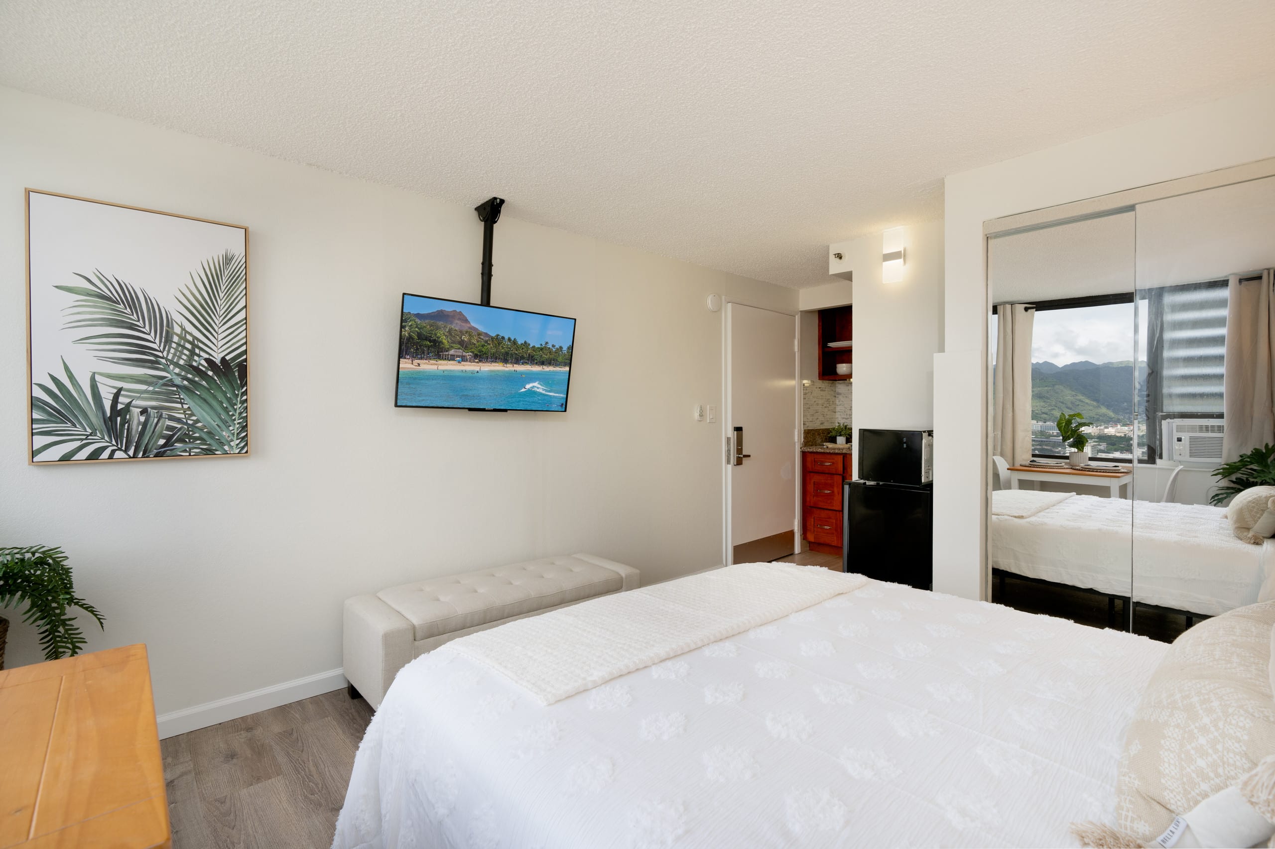 Condo in Honolulu · ★4.76 · 1 bedroom · 1 bath - Image 4