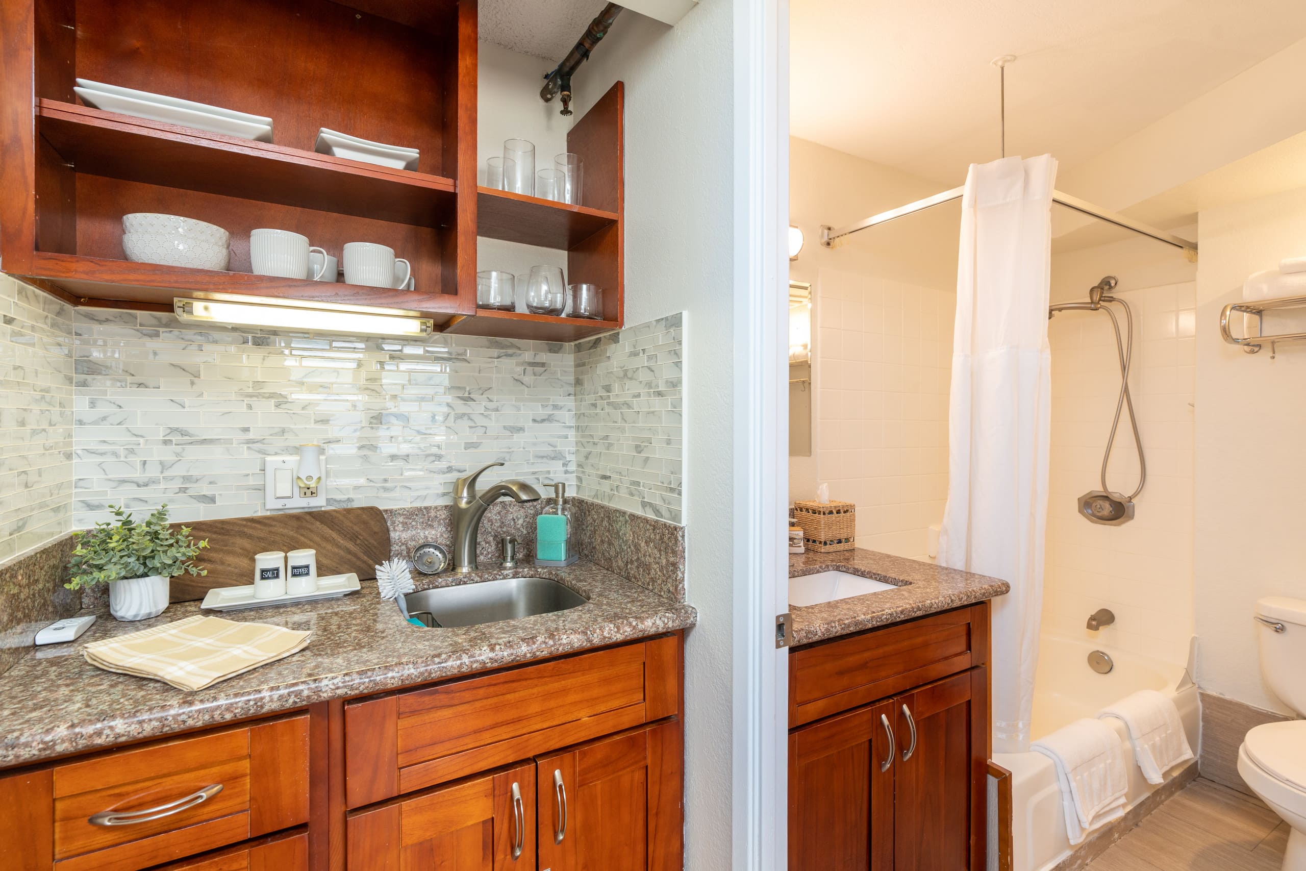 Condo in Honolulu · ★4.76 · 1 bedroom · 1 bath - Image 6