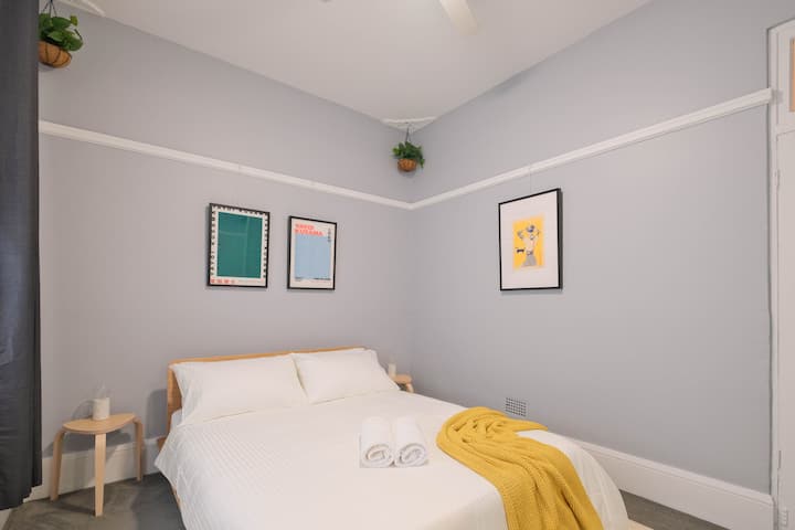 Modern Japanese art for the bedroom with Australia's most comfortable beds - Koala queen size.