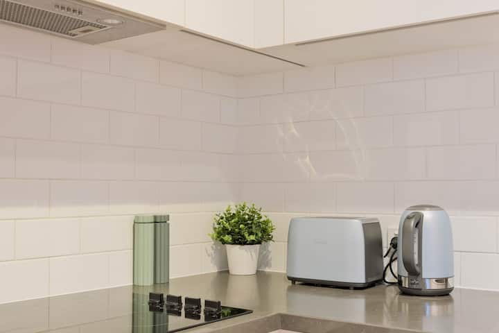 Full kitchen image 3