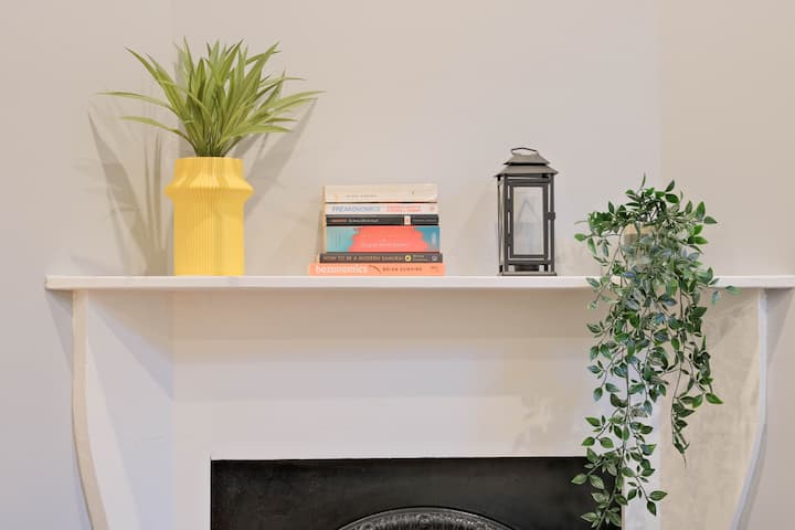 Living room image 5