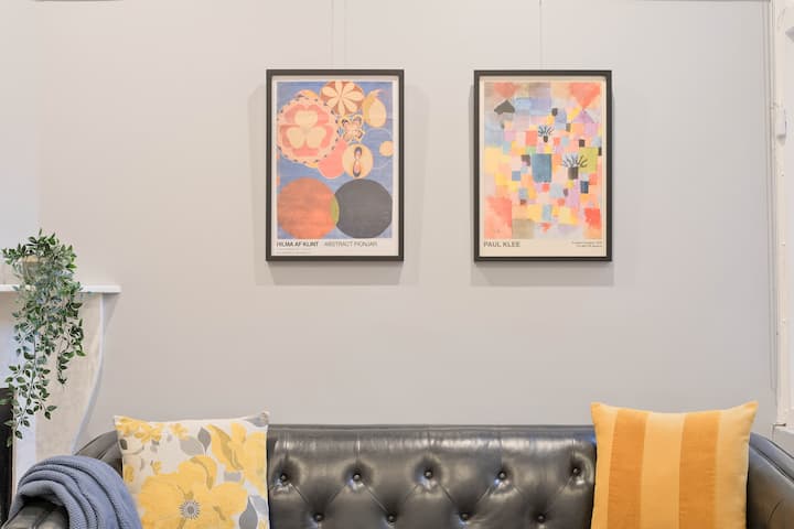 Living room image 4