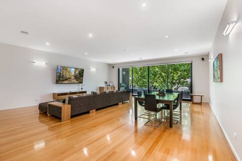 Serpentine Park on View