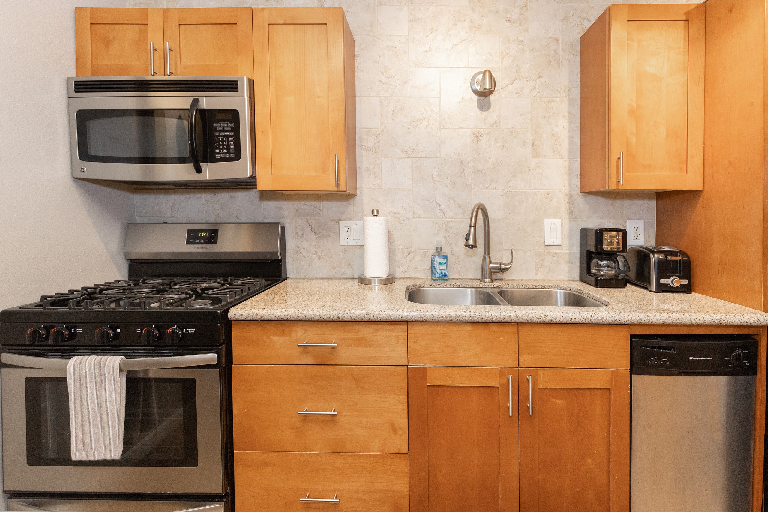 Condo in Kihei · ★4.76 · 1 bedroom · 2 beds · 1 private bath - Image 10