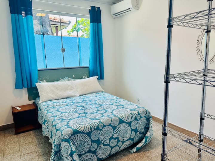 Soba 1
Bračni krevet
Klima-uređaj