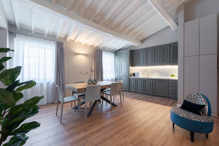 Florence Dome with stunning view gallery image 2