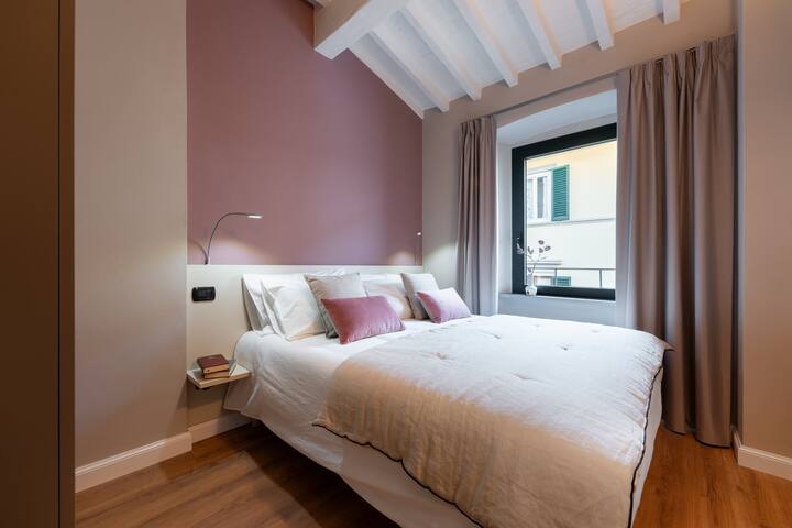 Florence Dome with stunning view gallery image 4