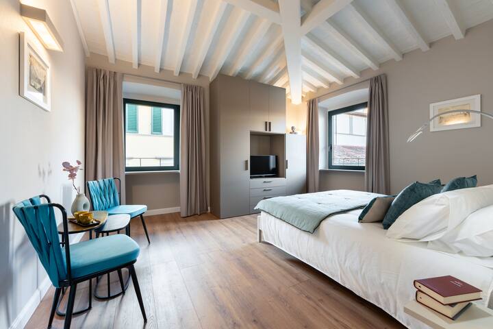 Florence Dome with stunning view gallery image 3